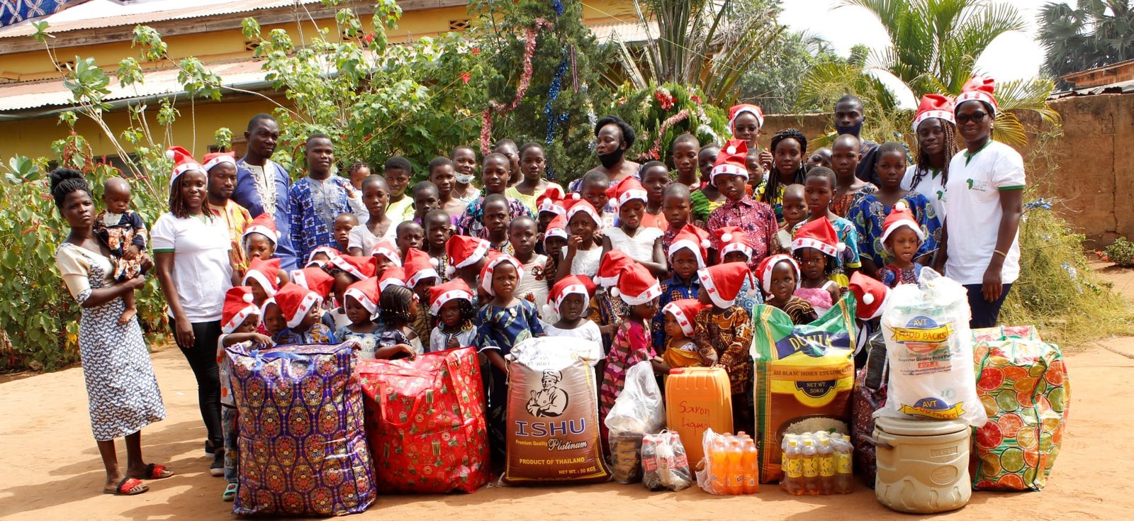 4ème édition de ''Un instant de partage avec les enfants orphelins et démunis de l'orphelinat '' La Fontaine Divine de Tori-Bossito.